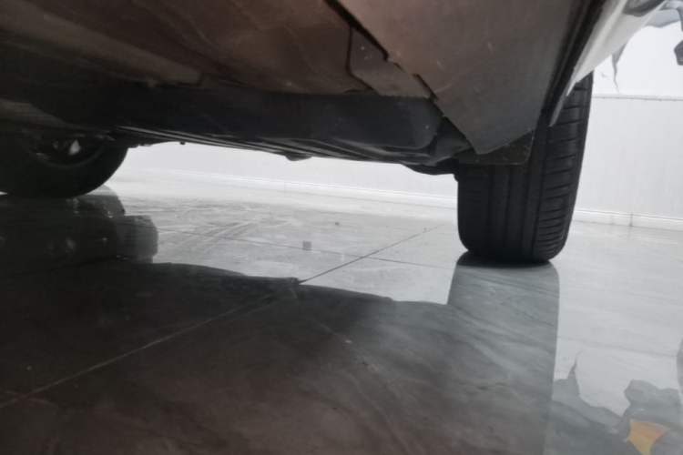 Used Volvo XC60 2024 B5 4x4 Smart Luxury Edition Left Side Sill