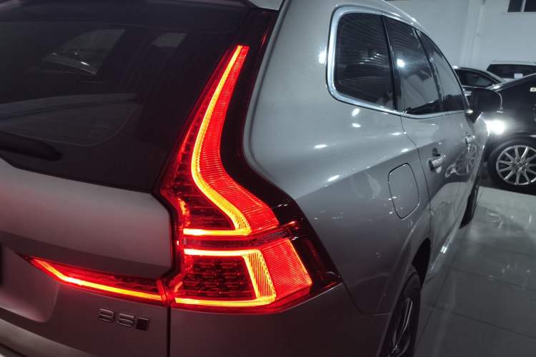 Used Volvo XC60 2024 B5 4x4 Smart Luxury Edition Right Rear Taillight