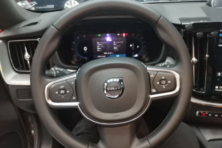 Used Volvo XC60 2024 B5 4x4 Smart Luxury Edition Steering Wheel