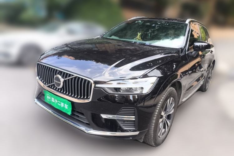 Volvo XC60 2025 B5 4x4 Smart Luxury Edition