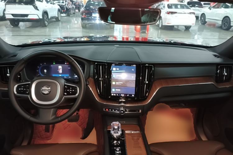 Used Volvo XC60 2025 B5 Four-Wheel Drive Smart & Advanced Luxury Edition Center Console