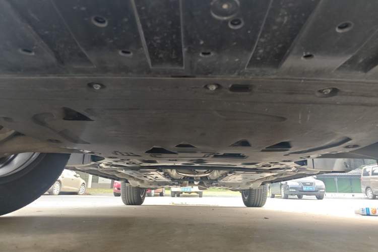 Used Volvo XC60 2025 B5 4x4 Smart Luxury Edition Chassis Front