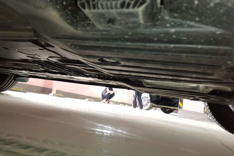 Used Volvo XC60 2025 B5 4x4 Smart Luxury Edition Chassis Rear Left