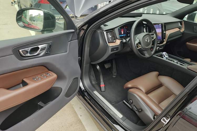 Used Volvo XC60 2025 B5 Four-Wheel Drive Smart & Advanced Luxury Edition Driver Seat