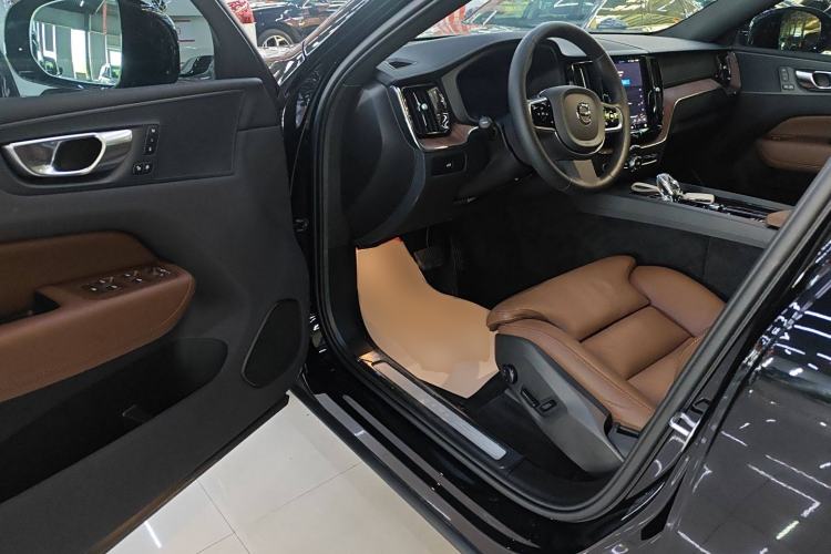 Used Volvo XC60 2025 B5 Four-Wheel Drive Smart & Advanced Luxury Edition Driver Seat