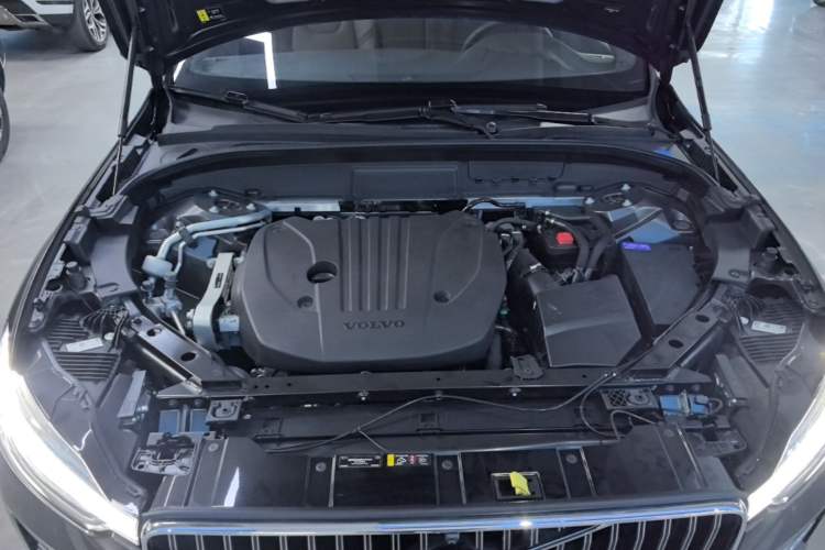 Used Volvo XC60 2025 B5 Four-Wheel Drive Smart & Advanced Luxury Edition Engine Bay