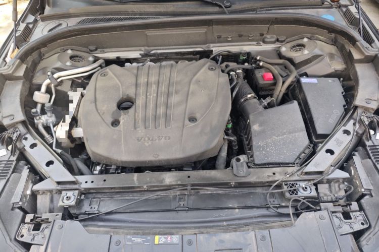 Used Volvo XC60 2025 B5 4x4 Smart Luxury Edition Engine Bay