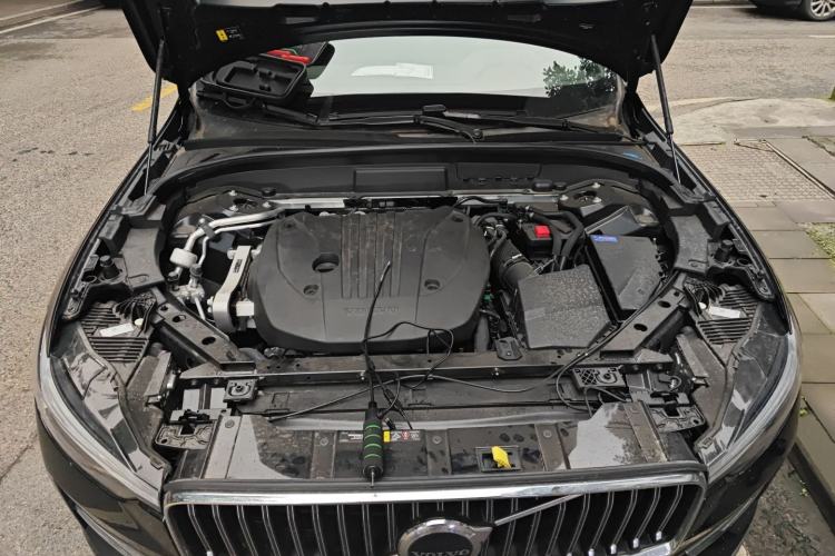 Used Volvo XC60 2025 B5 4x4 Smart Luxury Edition Engine Bay