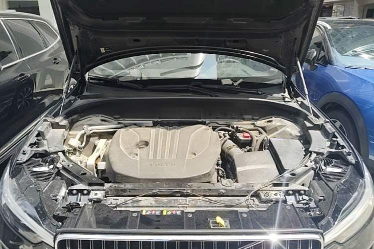 Used Volvo XC60 2025 B5 Four-Wheel Drive Smart & Advanced Luxury Edition Engine Bay