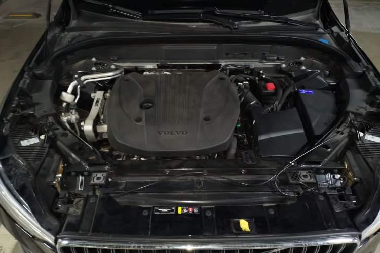 Used Volvo XC60 2025 B5 Four-Wheel Drive Smart & Advanced Luxury Edition Engine Bay