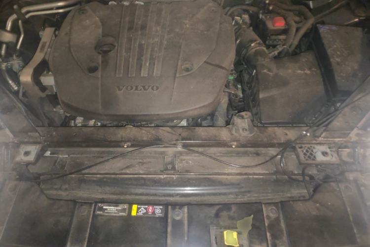 Used Volvo XC60 2025 B5 4x4 Smart Luxury Edition Engine Bay