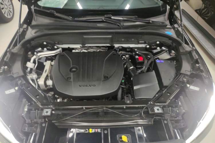 Used Volvo XC60 2025 B5 Four-Wheel Drive Smart & Advanced Luxury Edition Engine Bay