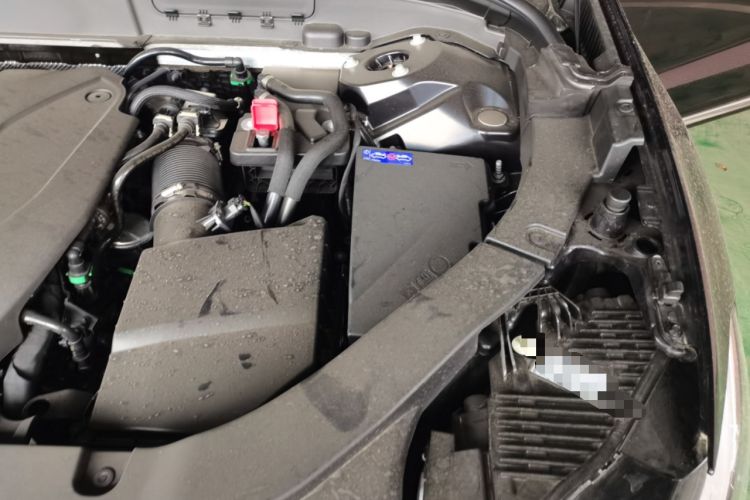 Used Volvo XC60 2025 B5 4x4 Smart Luxury Edition Engine Bay Left