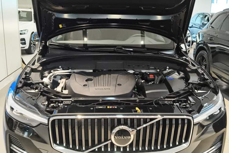 Used Volvo XC60 2025 B5 Four-Wheel Drive Smart & Advanced Luxury Edition Engine Bay