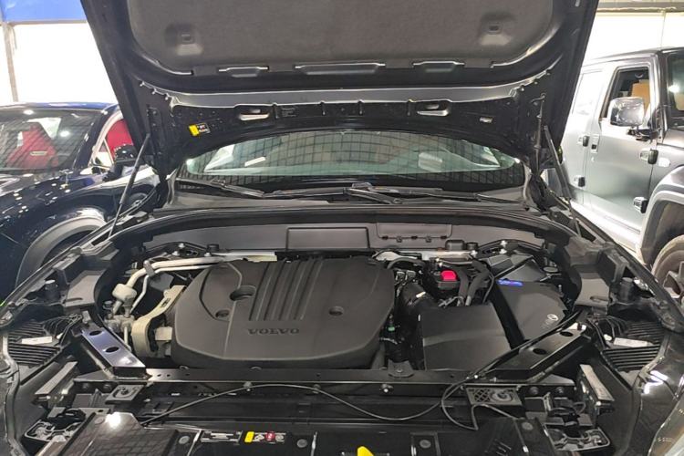 Used Volvo XC60 2025 B5 Four-Wheel Drive Smart & Advanced Luxury Edition Engine Bay