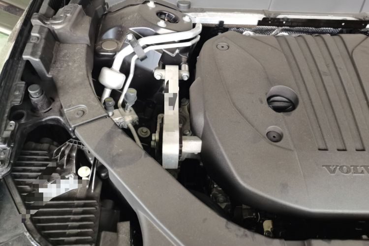 Used Volvo XC60 2025 B5 4x4 Smart Luxury Edition Engine Bay Right