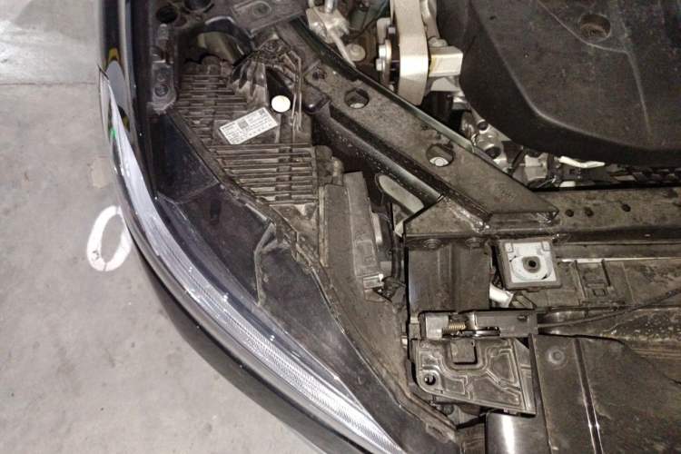 Used Volvo XC60 2025 B5 Four-Wheel Drive Smart & Advanced Luxury Edition Engine Bay Right