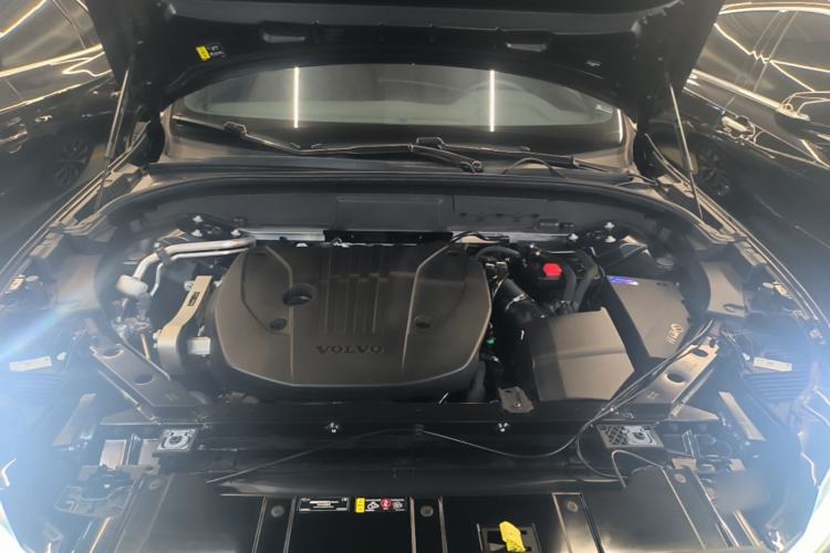 Used Volvo XC60 2025 B5 Four-Wheel Drive Smart & Advanced Luxury Edition Engine Bay