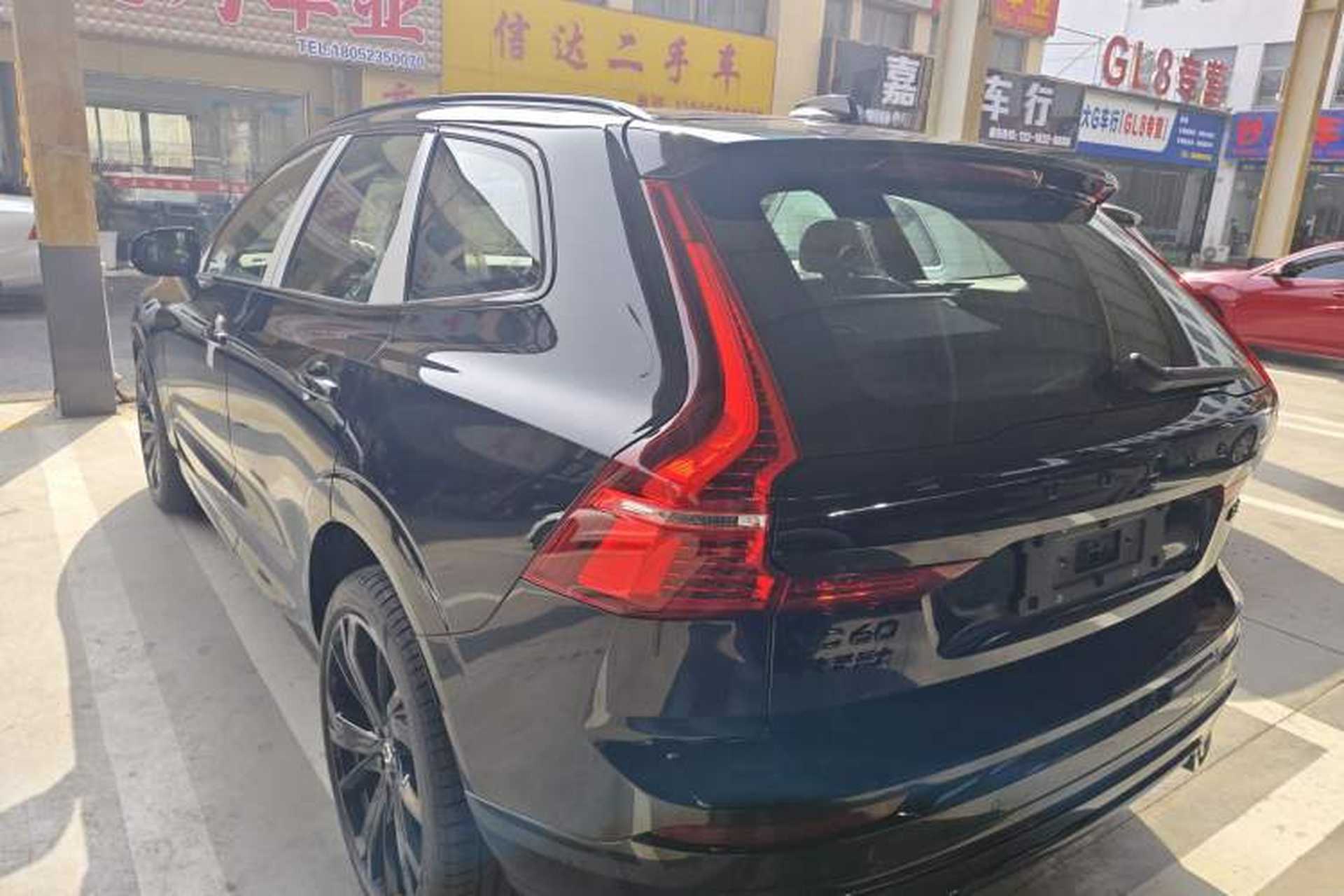 Used Volvo XC60 2025 B5 Four-Wheel Drive Smart & Advanced Midnight Black Edition Exterior 2