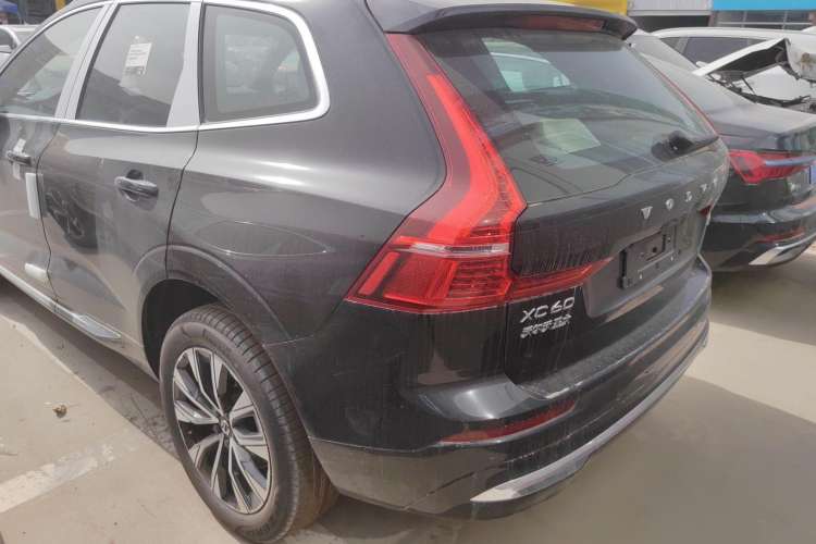 Used Volvo XC60 2025 B5 Four-Wheel Drive Smart & Advanced Luxury Edition Exterior 2
