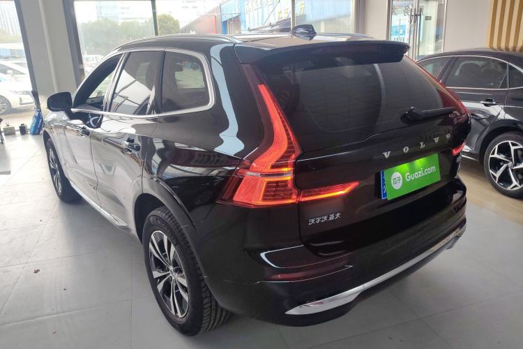 Used Volvo XC60 2025 B5 4x4 Smart Luxury Edition Exterior 2