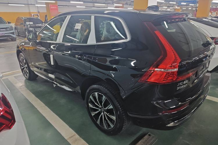 Used Volvo XC60 2025 B5 Four-Wheel Drive Smart & Advanced Luxury Edition Exterior 3