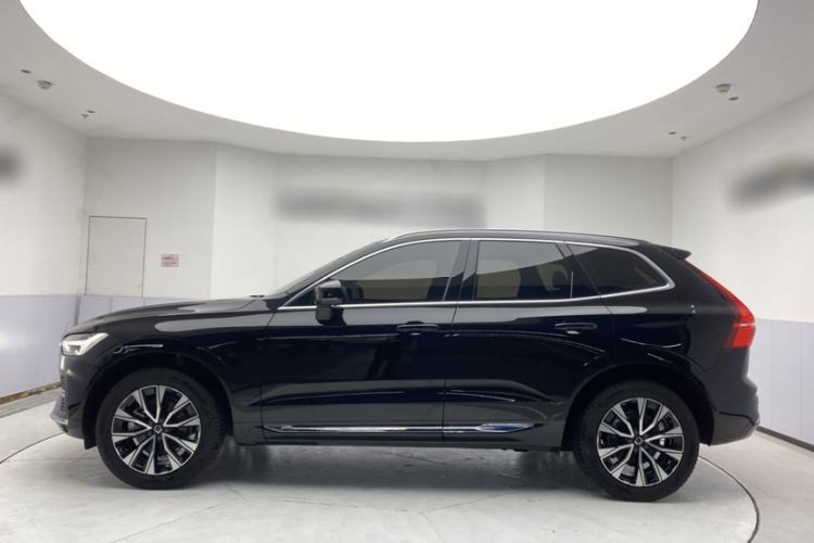 Used Volvo XC60 2025 B5 Four-Wheel Drive Smart & Advanced Luxury Edition Exterior 3