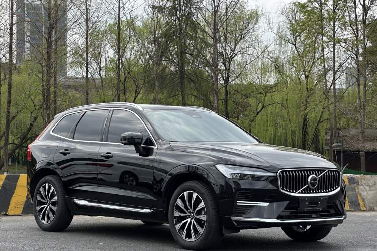 Used Volvo XC60 2025 B5 Four-Wheel Drive Smart & Advanced Luxury Edition Exterior 3