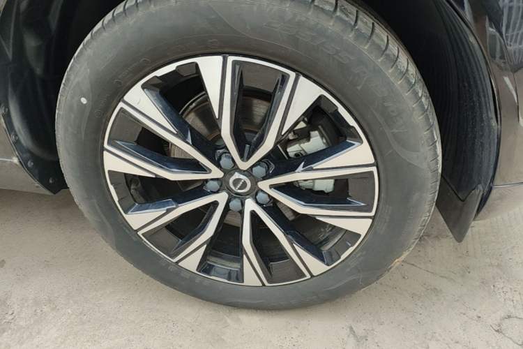 Used Volvo XC60 2025 B5 Four-Wheel Drive Smart & Advanced Luxury Edition Exterior 4