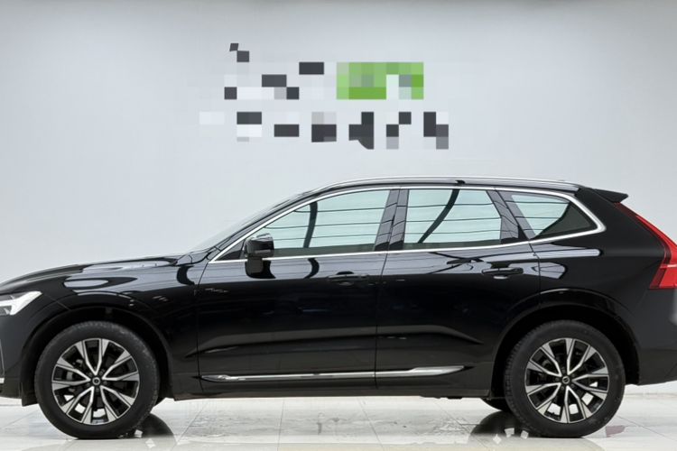 Used Volvo XC60 2025 B5 Four-Wheel Drive Smart & Advanced Luxury Edition Exterior 4