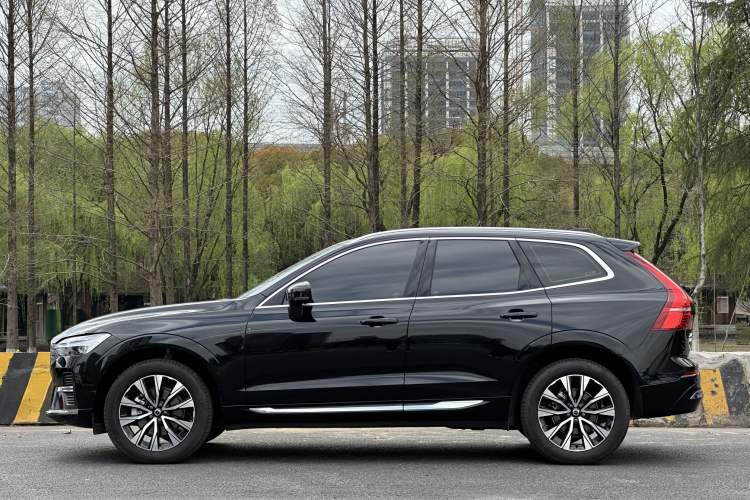 Used Volvo XC60 2025 B5 Four-Wheel Drive Smart & Advanced Luxury Edition Exterior 4