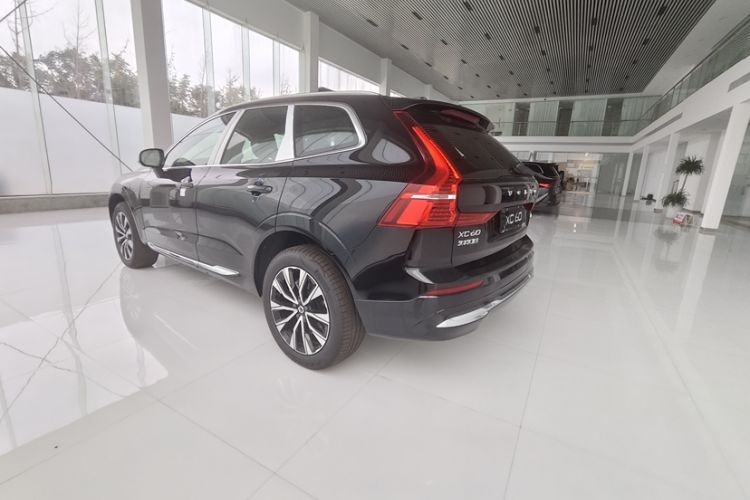 Used Volvo XC60 2025 B5 Four-Wheel Drive Smart & Advanced Luxury Edition Exterior 4