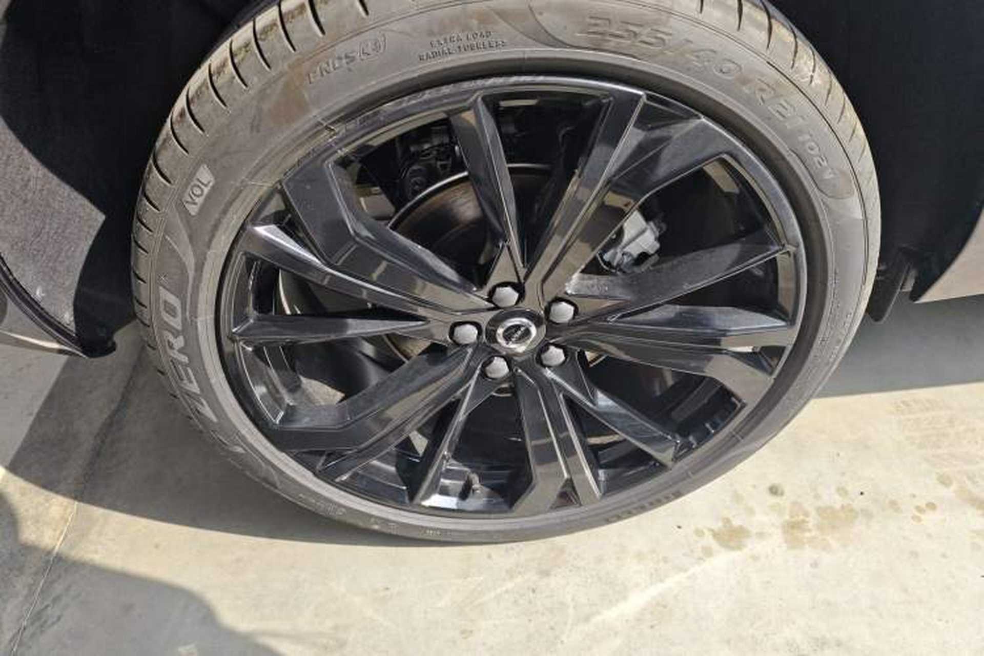 Used Volvo XC60 2025 B5 Four-Wheel Drive Smart & Advanced Midnight Black Edition Exterior 5