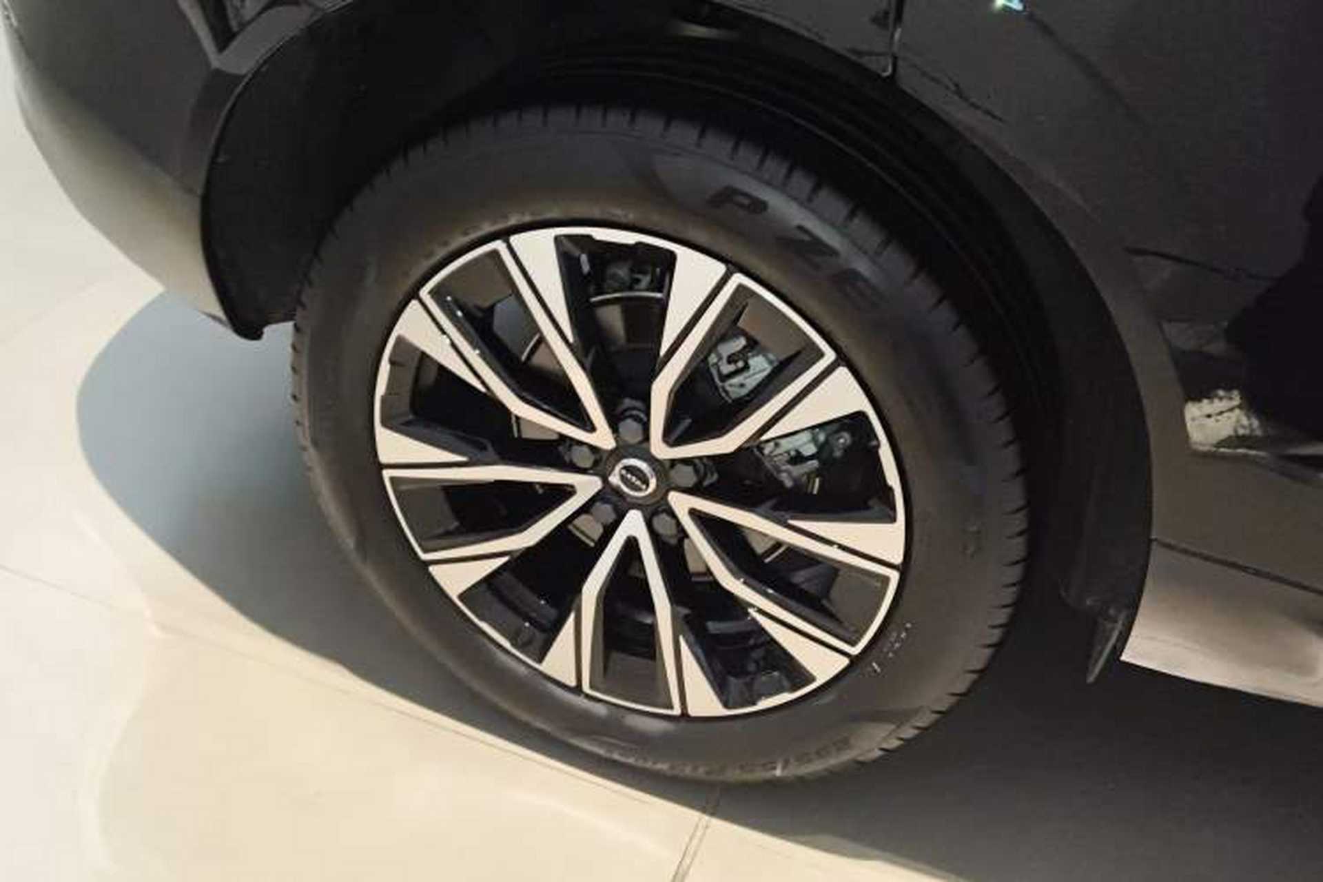 Used Volvo XC60 2025 B5 Four-Wheel Drive Smart & Advanced Luxury Edition Exterior 5