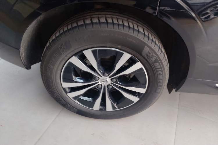 Used Volvo XC60 2025 B5 4x4 Smart Luxury Edition Exterior 5