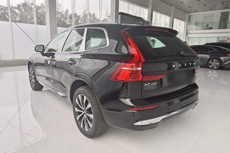 Used Volvo XC60 2025 B5 Four-Wheel Drive Smart & Advanced Luxury Edition Exterior 5