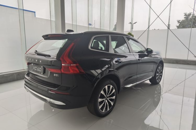 Used Volvo XC60 2025 B5 Four-Wheel Drive Smart & Advanced Luxury Edition Exterior 8