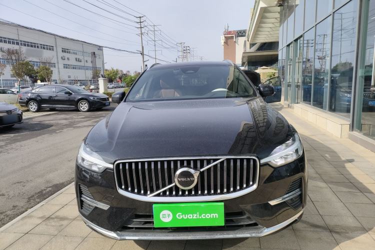 Used Volvo XC60 2025 B5 4x4 Smart Luxury Edition Front