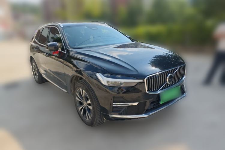 Used Volvo XC60 2025 B5 4x4 Smart Luxury Edition Front Right 45 Deg
