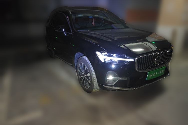 Used Volvo XC60 2025 B5 Four-Wheel Drive Smart & Advanced Luxury Edition Front Right 45 Deg