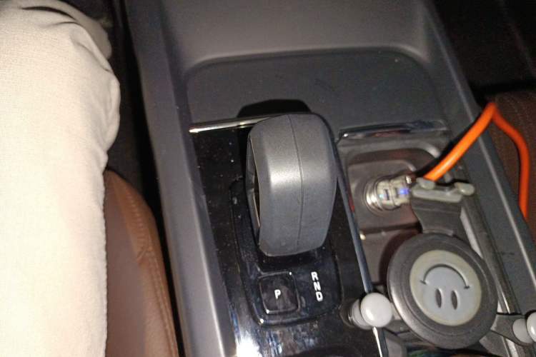 Used Volvo XC60 2025 B5 Four-Wheel Drive Smart & Advanced Luxury Edition Gear Lever