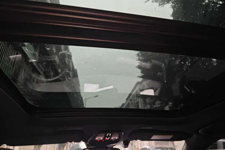 Used Volvo XC60 2025 B5 4x4 Smart Luxury Edition Headliner