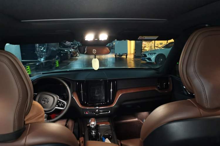 Used Volvo XC60 2025 B5 Four-Wheel Drive Smart & Advanced Luxury Edition Headliner
