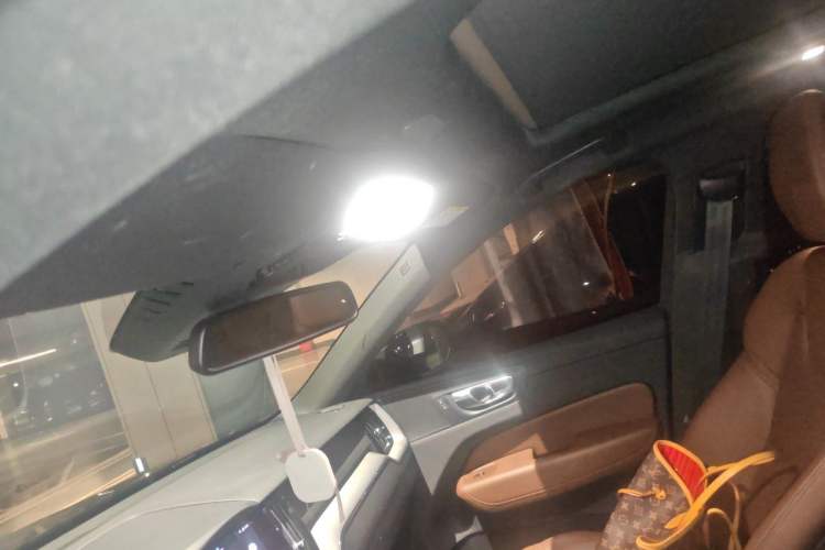 Used Volvo XC60 2025 B5 4x4 Smart Luxury Edition Headliner