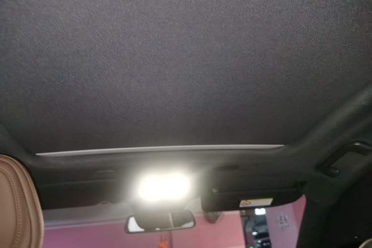 Used Volvo XC60 2025 B5 4x4 Smart Luxury Edition Headliner