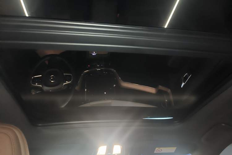 Used Volvo XC60 2025 B5 Four-Wheel Drive Smart & Advanced Luxury Edition Headliner