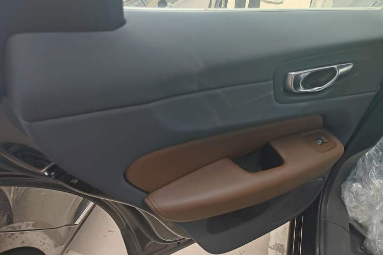 Used Volvo XC60 2025 B5 Four-Wheel Drive Smart & Advanced Luxury Edition Interior 10