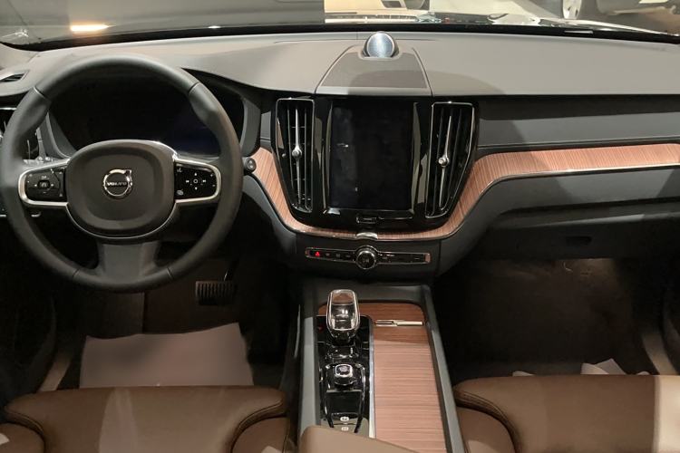 Used Volvo XC60 2025 B5 Four-Wheel Drive Smart & Advanced Luxury Edition Interior 3