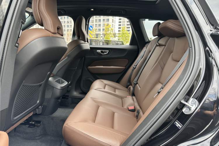 Used Volvo XC60 2025 B5 Four-Wheel Drive Smart & Advanced Luxury Edition Interior 3