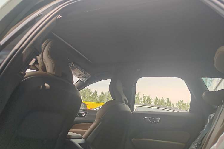 Used Volvo XC60 2025 B5 Four-Wheel Drive Smart & Advanced Luxury Edition Interior 4